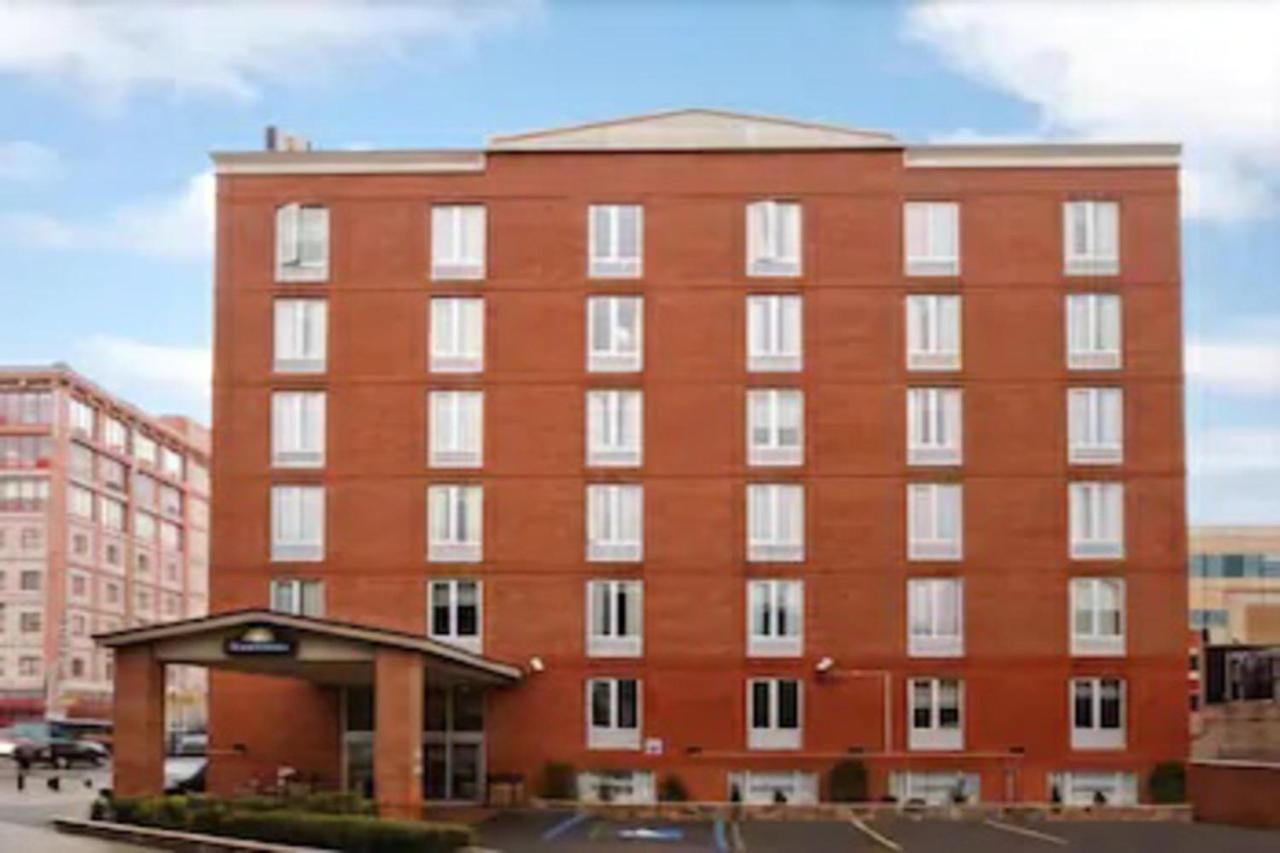 ניו יורק Days Inn By Wyndham Long Island City מראה חיצוני תמונה